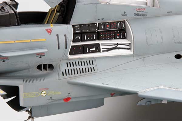 EF-2000B Eurofighter Typhoon (Trumpeter 02279) 1/32