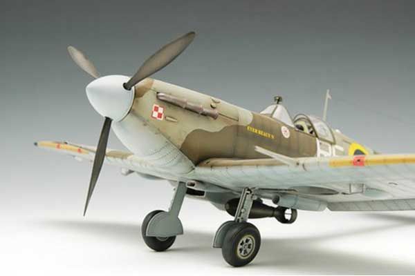 Supermarine Spitfire MK.Vb (Trumpeter 02403) 1/24