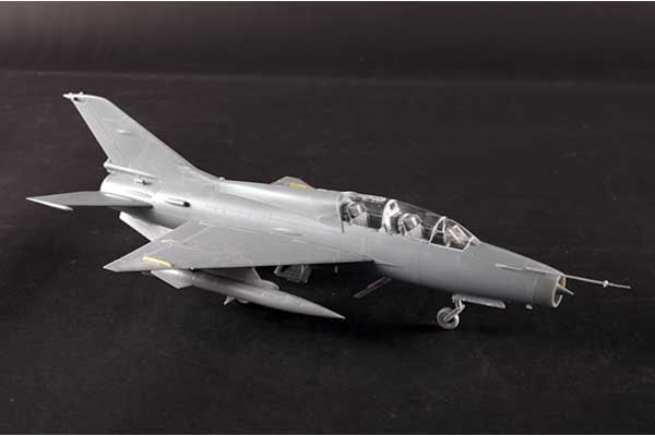 JJ-7 Trainer (Trumpeter 02824) 1/48