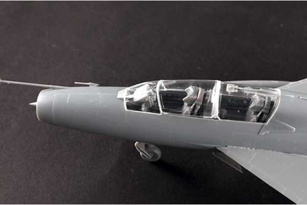 JJ-7 Trainer (Trumpeter 02824) 1/48