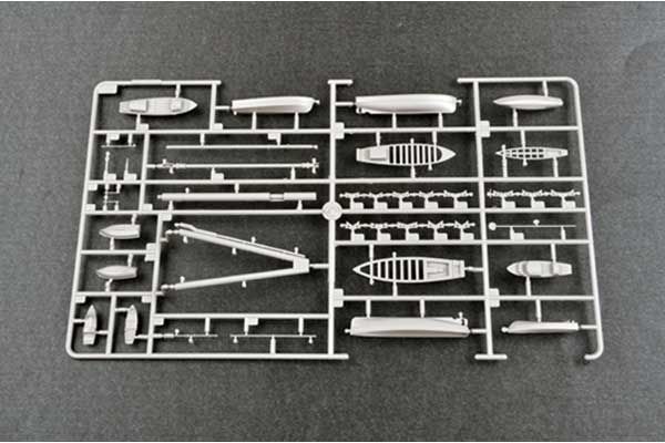 HMS Hood Battle Cruiser (Trumpeter 03710) 1/200