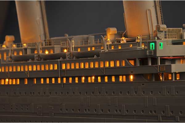 Titanic с LED-подсветкой (Trumpeter 03719) 1/200