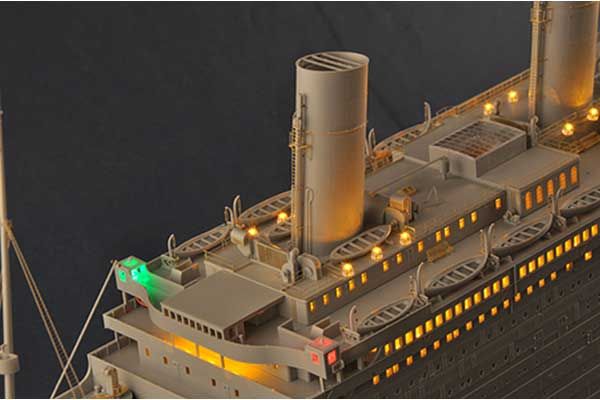 Titanic с LED-подсветкой (Trumpeter 03719) 1/200