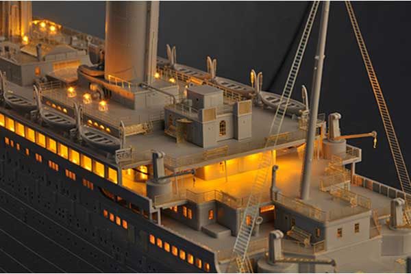 Titanic с LED-подсветкой (Trumpeter 03719) 1/200