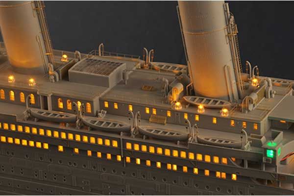 Titanic с LED-подсветкой (Trumpeter 03719) 1/200