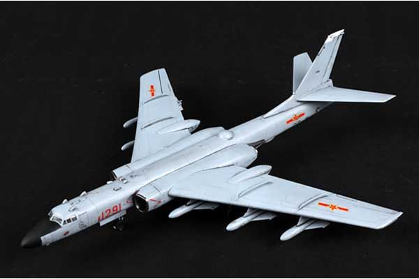 Xian H-6K (Trumpeter 03930) 1/144