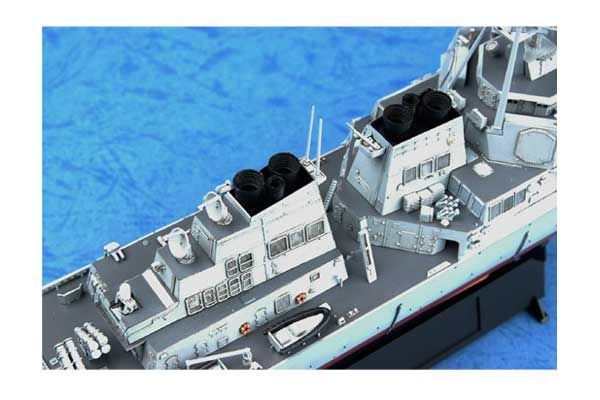 USS Arleigh Burke DDG-51 (Trumpeter 04523) 1/350