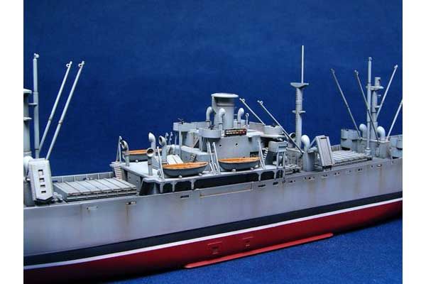 WW2 Liberty Ship S.S. Jeremiah OBrien (Trumpeter 05301) 1/350