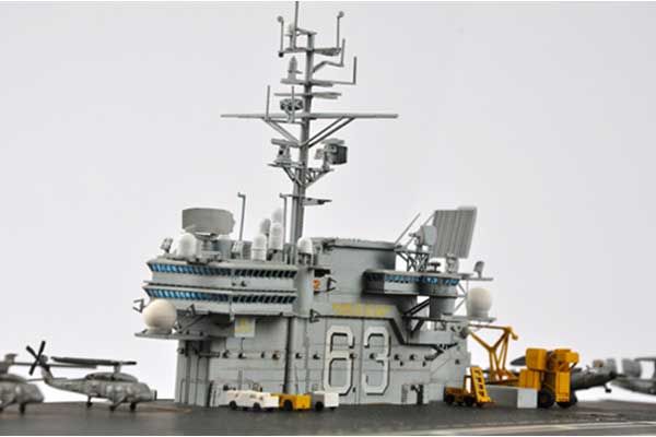 USS Kitty Hawk CV-63 (Trumpeter 05619) 1/350