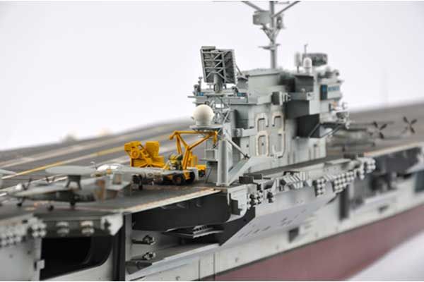 USS Kitty Hawk CV-63 (Trumpeter 05619) 1/350