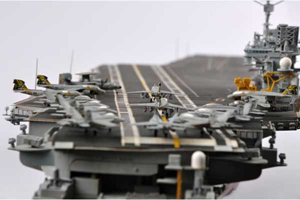 USS Kitty Hawk CV-63 (Trumpeter 05619) 1/350