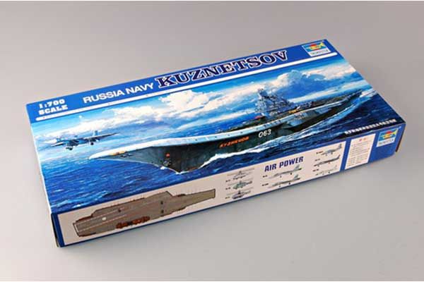 Авианосный крейсер "Кузнецов" (Trumpeter 05713) 1/700