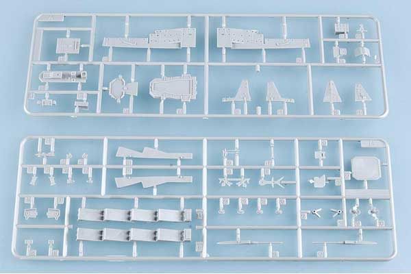 Ракетный крейсер Маршал Устинов (Trumpeter 05722) 1/700