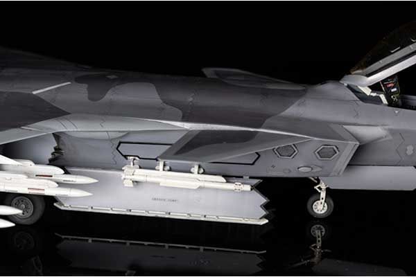 J-20 Mighty Dragon-Beast Mode (Trumpeter 05821) 1/48