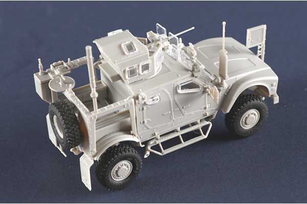 US M1240 M-ATV MRAP (Trumpeter 07413) 1/72